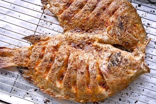 Học làm món cá rô chiên sốt BBQ giòn tan trong miệng