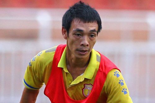 Phùng Văn Nhiên nẹp vít vào vai vì chấn thương nặng