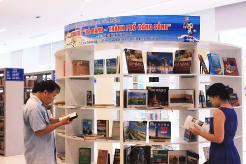 Đẩy mạnh xây dựng các thiết chế văn hóa, thể thao, giải trí