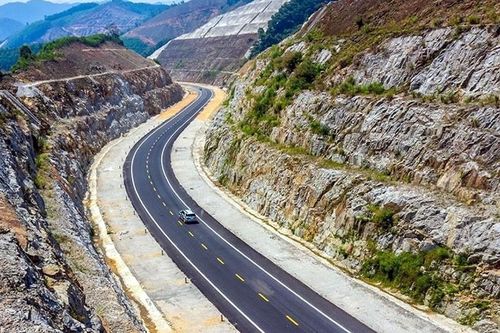 Cao tốc La Sơn-Túy Loan sẽ thông xe vào cuối quý II-2021