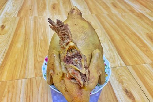 Cười 'thả phanh' siêu phẩm gà cúng Rằm tháng Giêng phiên bản lỗi