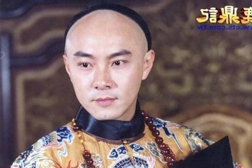 Chỉ vì một câu nói mà 'Vi Tiểu Bảo' Trương Vệ Kiện quyết để đầu trọc suốt 25 năm