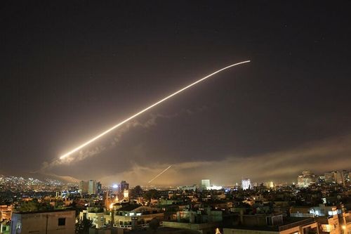 Truyền hình Syria xác nhận máy bay Mỹ dội tên lửa xuống Deir ez-Zor