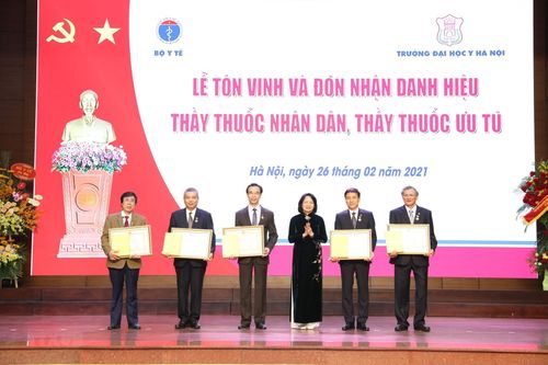 Lễ trao danh hiệu Thầy thuốc Nhân dân, Thầy thuốc Ưu tú