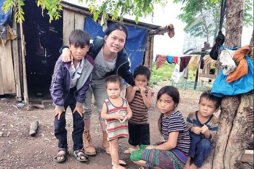 Hoàng Hoa Trung và ước mơ không còn trẻ bỏ học vì thiếu ăn