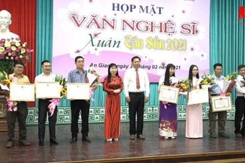 An Giang họp mặt các văn nghệ sĩ tiêu biểu đầu xuân Tân Sửu 2021