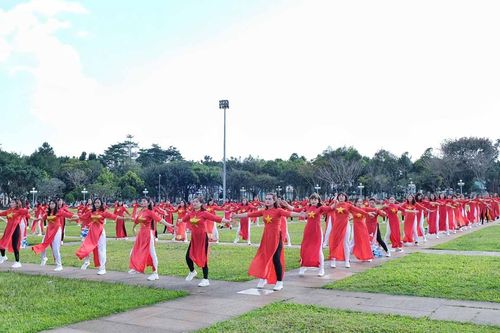 Gia Lai: Nhiều hoạt động hưởng ứng 'Tuần lễ áo dài'