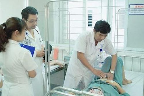 6 cán bộ, bác sỹ được phong tặng danh hiệu 'Thầy thuốc ưu tú'