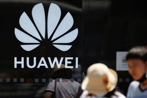 Huawei sản xuất xe điện, chờ đợi các nước thay đổi chính sách 5G hậu Trump