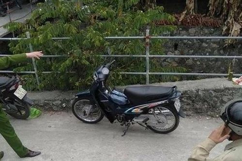 Phát hiện thi thể bé sơ sinh còn nguyên dây rốn dưới mương nước thải ở Quảng Ninh