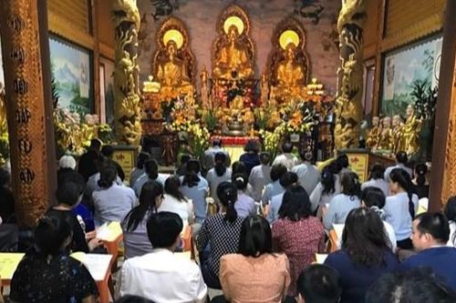 Cộng đồng người Việt tại Lào đón Tết Nguyên tiêu
