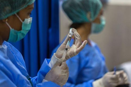 Ấn Độ dẫn trước Trung Quốc trong cuộc đua vaccine Covid-19 giá rẻ