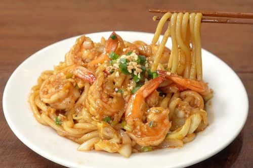 Công thức làm mì udon xào tôm