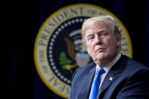 Mỹ duy trì lệnh chống công nghệ Trung Quốc của ông Trump