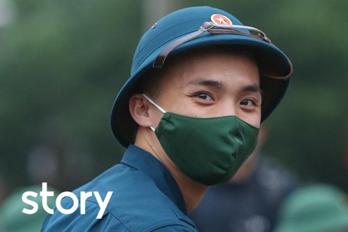 Chủ nhà hàng xung phong lên đường nhập ngũ