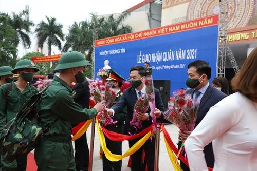 188 tân binh huyện Thường Tín lên đường nhập ngũ