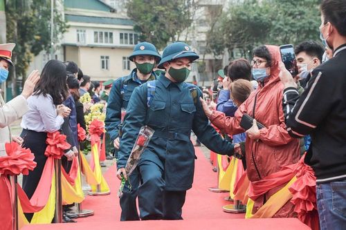 Hà Nội: Quận Cầu Giấy tổ chức lễ giao, nhận quân 2021