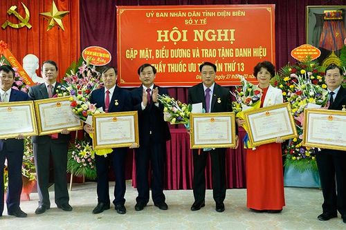 Sáu cá nhân được trao tặng danh hiệu 'Thầy thuốc ưu tú'