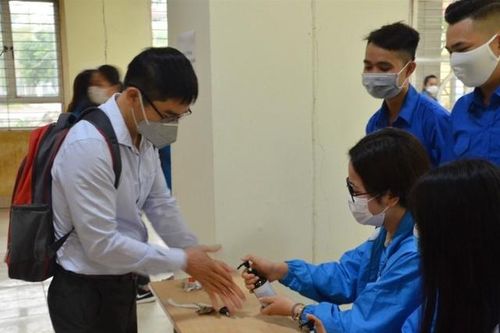 Đón sinh viên trở lại: Trường học đồng loạt triển khai biện pháp phòng dịch