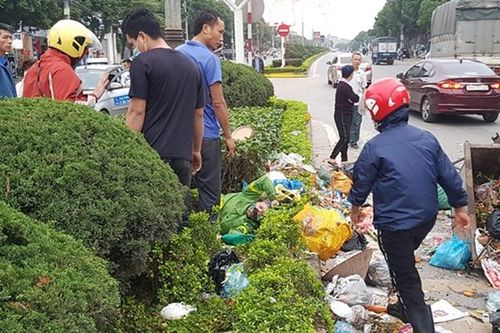 Tông nữ lao công, tài xế Vios bỏ mặc nạn nhân, phóng xe khỏi hiện trường