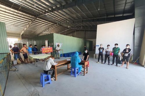 13 người nhập cảnh qua cửa khẩu nghi dương tính Covid-19
