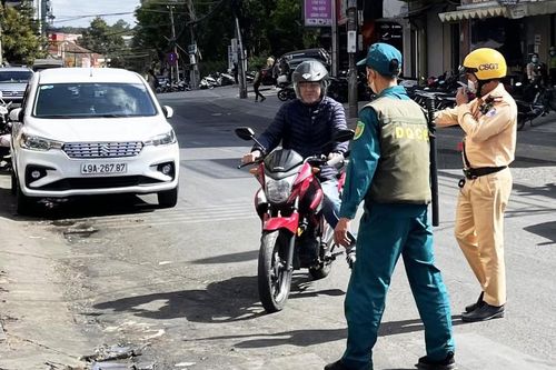 Đà Lạt: Phạt nặng hàng trăm du khách, người địa phương không đeo khẩu trang