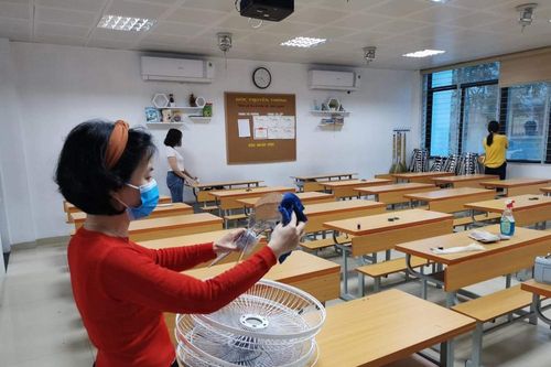 Hà Nội cho học sinh quay lại trường từ ngày 2/3
