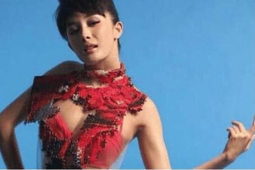 Dương Mịch gây 'choáng' với ảnh khoe vòng một gợi cảm cách đây 10 năm