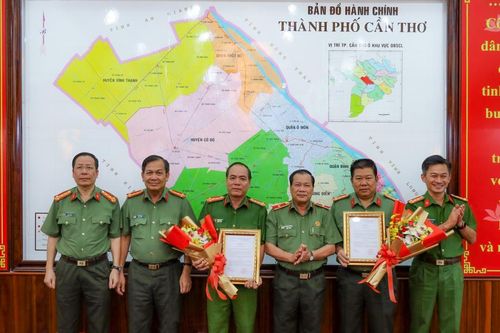 Công an TP Cần Thơ công bố quyết định về công tác cán bộ