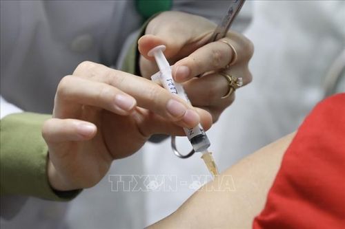Lịch tiêm lô vaccine AstraZeneca nhập khẩu có thể chậm hơn dự kiến