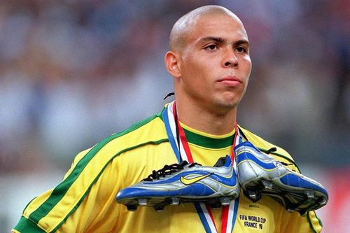 Những khoảnh khắc huy hoàng trong sự nghiệp của Ronaldo 'béo'