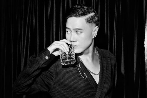Vương Anh Tú: 'Ca hát là đam mê lớn nhất đời tôi'