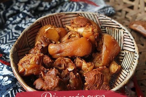 Làm chân giò kho, lỡ tay thêm vài thìa cơm rượu lại được món ngon bất ngờ