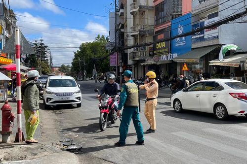Đà Lạt phạt 160 người không đeo khẩu trang nơi công cộng
