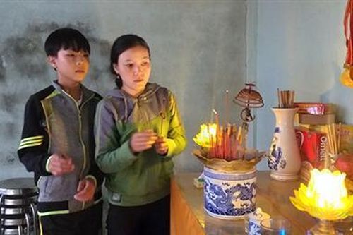 Mẹ bệnh tật nuôi hai con nhỏ