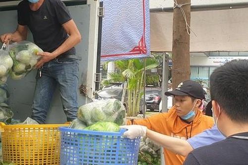 Hà Nội: Các điểm giải cứu nông sản xuất hiện khắp nơi