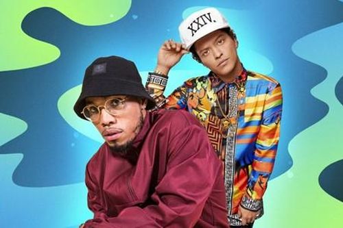Bruno Mars kết hợp với chủ nhân kèn vàng Grammy, fan xem ảnh cứ ngỡ The Weeknd?