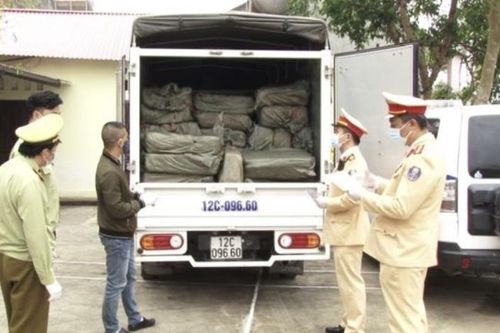 Dùng biển giả, lái xe tải chở 2,5 tấn nầm lợn không nguồn gốc