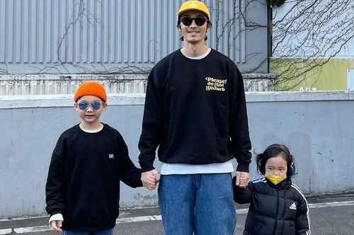 3 cha con Hàn Quốc thường mặc đồ giống nhau