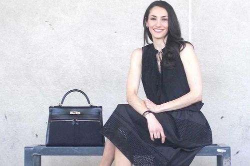 Cô gái giúp giới nhà giàu bán lại túi Hermès với giá cao