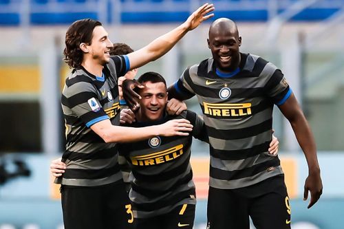 Ba cựu sao MU ghi bàn giúp Inter thắng 3-0