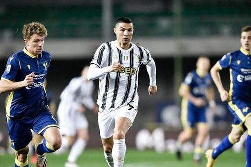 Ronaldo lập công, Juventus vẫn bị cầm chân
