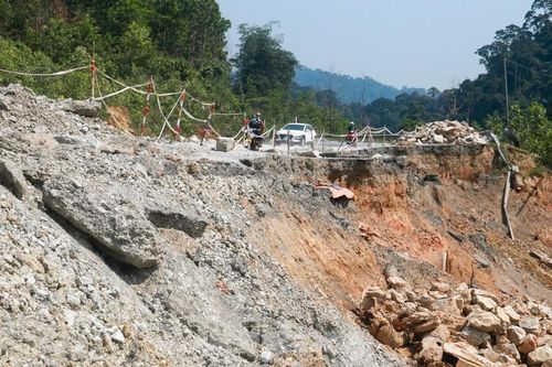 Đường huyết mạch qua Quảng Nam vẫn ngổn ngang 'di chứng' sạt lở
