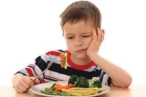 Trẻ sinh vào mùa Xuân dễ mắc chứng chán ăn