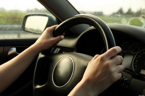 Nguyên nhân và cách khắc phục khi ô tô bị khóa vô lăng