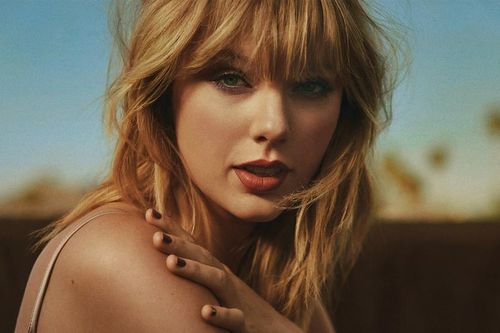 Taylor Swift và fan lên tiếng phản đối 2 series Netflix có nội dung 'cà khịa' kém duyên