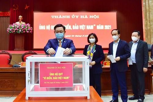 Hà Nội ủng hộ Quỹ 'Vì biển, đảo Việt Nam' năm 2021