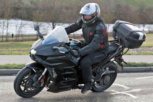Kawasaki H2 SX 2022 được trang bị radar phía trước