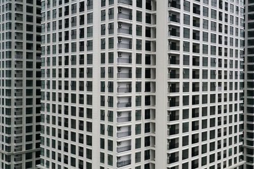 Lan can tại chung cư cao bao nhiêu để trẻ không thể trèo qua?