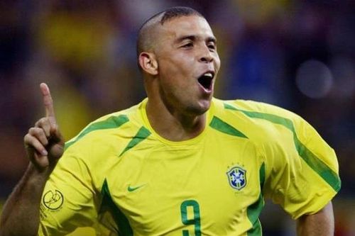 Ronaldo 'béo' ở đâu trong dàn tiền đạo vĩ đại